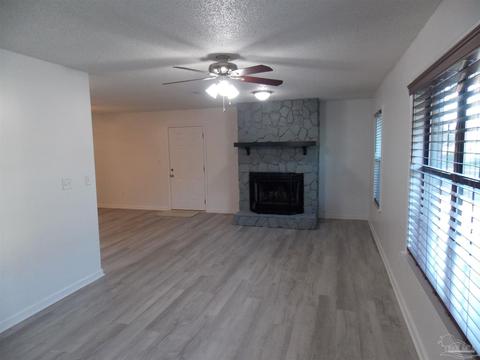 4049 Windsor Ln, Pace, FL 32571 photo 7