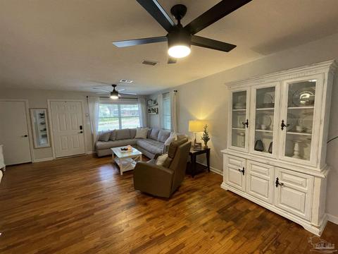 6531 Cedar St, Milton, FL 32570 photo 3