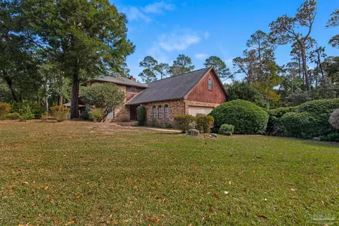 9040 Woodrun Rd, Pensacola, FL 32514