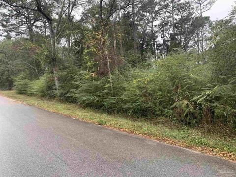 000 Deerfoot Ln, Cantonment, FL 32533