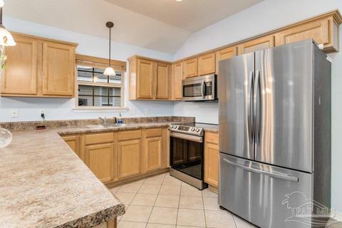 2373 Flintstone Dr, Cantonment, FL 32533 photo 4