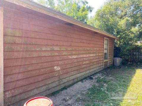 5736 Falcon Dr, Milton, FL 32570 photo 9