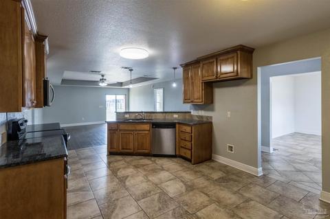 7903 Silver Maple Dr, Milton, FL 32583 photo 4
