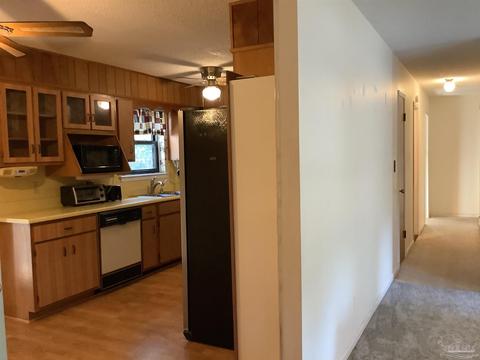 5230 Springdale Dr, Milton, FL 32570 photo 4