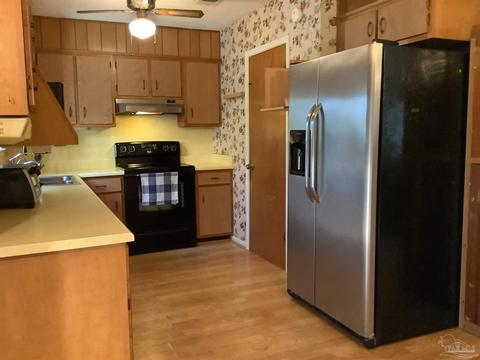 5230 Springdale Dr, Milton, FL 32570 photo 5