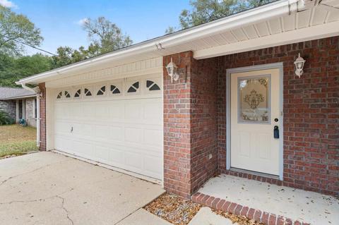 6204 Weekly St, Milton, FL 32570 photo 4