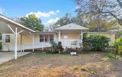 8943 Tara Cir, Milton, FL 32583
