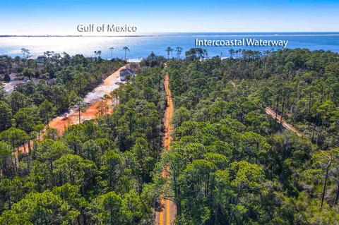 1724 Kit Ln, Navarre, FL 32566