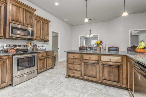 6242 Ithaca St, Milton, FL 32570 photo 2