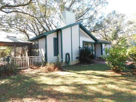 5987 W Shore Dr, Pensacola, FL 32526