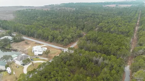 335 San Antonio Dr # E, Milton, FL 32570 photo 8