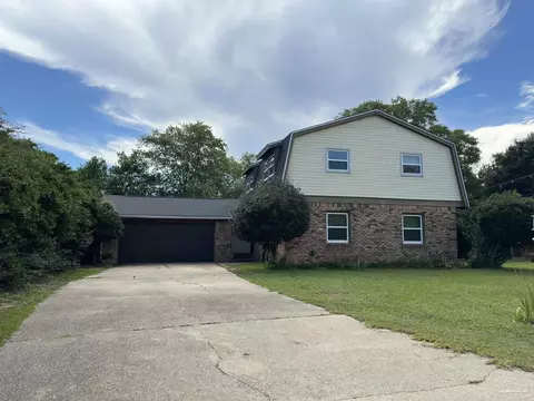 5715 Reynosa Dr, Pensacola, FL 32504