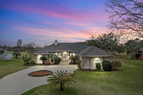 5627 Champions Dr, Pace, FL 32571 photo 1