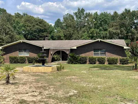 103 Fernway Dr, Atmore, AL 36502