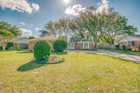 5620 Trafalgar Dr, Pensacola, FL 32504