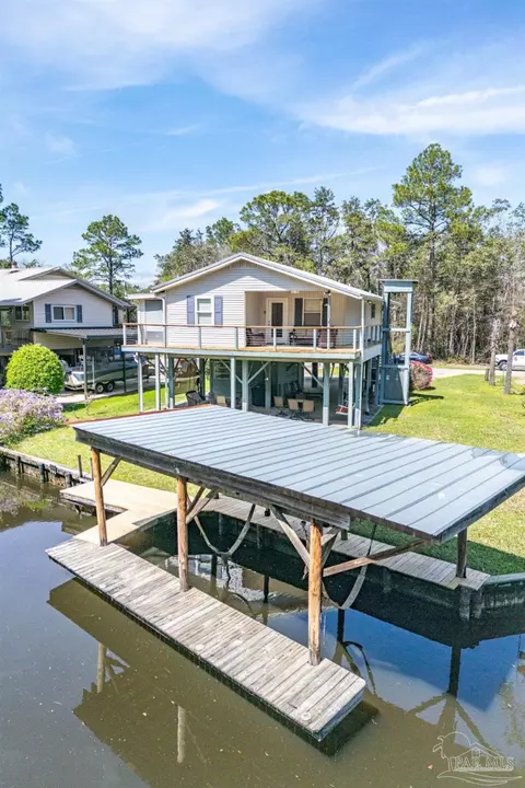 Exterior - 7637 Marshall Rd, Milton, FL 32583 photo 2 of 13
