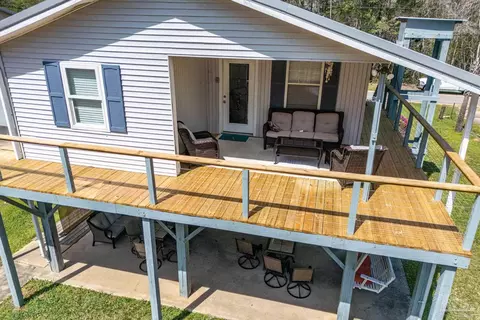 Exterior - 7637 Marshall Rd, Milton, FL 32583 photo 5 of 13