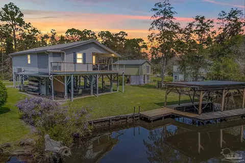 7637 Marshall Rd, Milton, FL 32583