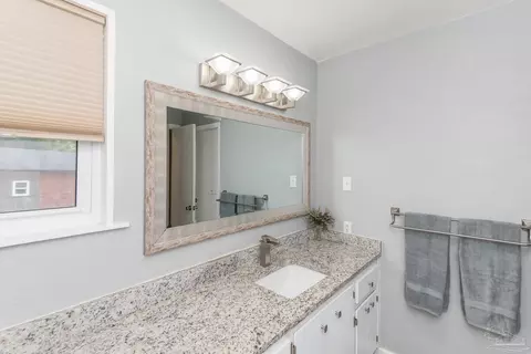 Bath - 7637 Marshall Rd, Milton, FL 32583 photo 5 of 5