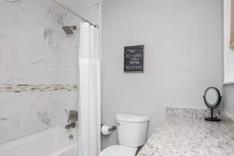 Bath - 7637 Marshall Rd, Milton, FL 32583 photo 4 of 5