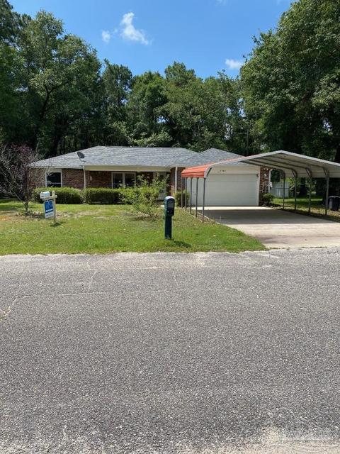 7765 Rustling Pines Dr, Milton, FL 32583