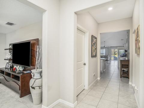 10803 Crushed Grape Dr, Riverview, FL 33578 photo 5