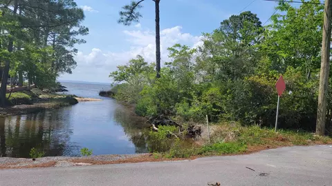 969 Clearview St, Milton, FL 32583 photo 44