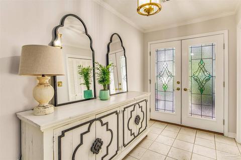 47 Highpoint Dr, Gulf Breeze, FL 32561