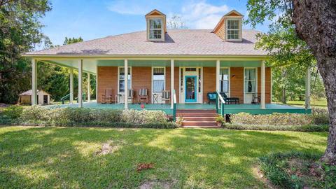 7135 Oak St, Milton, FL 32583 | 26 Photos - Movoto