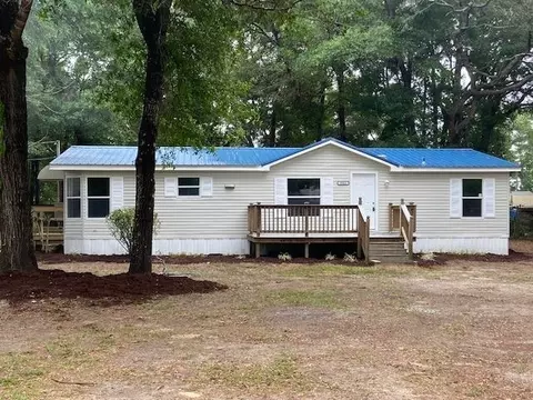 5562 Bantola Dr, Milton, FL 32571