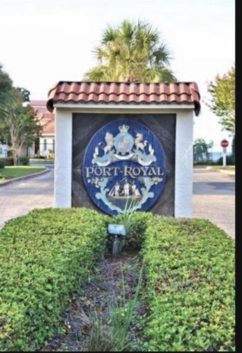 6 Port Royal Way, Pensacola, FL 32502