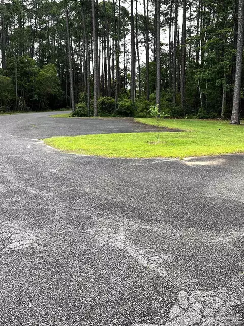 4568 Bayside Dr, Milton, FL 32583 photo 6
