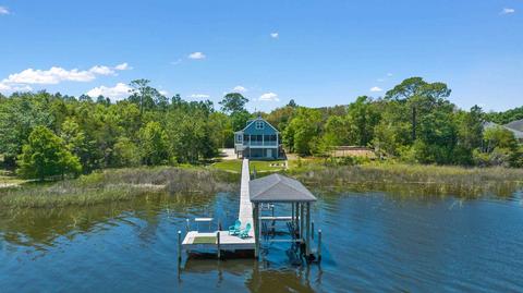 3892 Plantation Cove Ct, Milton, FL 32583