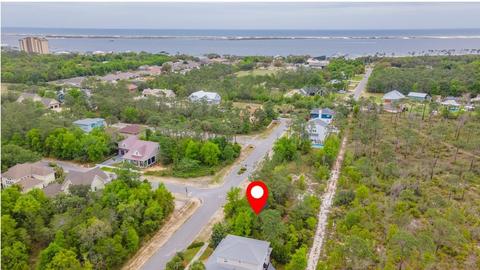 4961 Leeward Dr, Pensacola, FL 32507