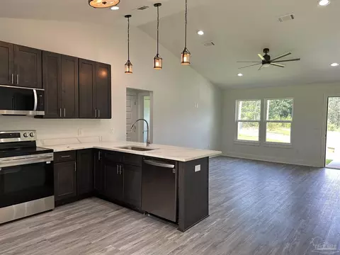 5686 Riviera Dr, Milton, FL 32583 photo 7