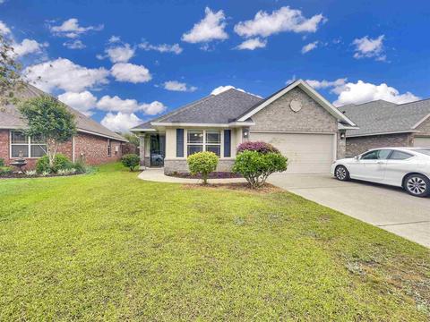 2562 Fiddlers Cir, Cantonment, FL 32533