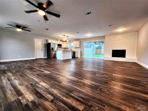3865 Kingsberry Dr, Pensacola, FL 32504