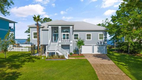 4524 Bayside Dr, Milton, FL 32583 photo 1