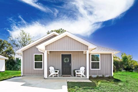 2521 Sutton Place Dr, Cantonment, FL 32533