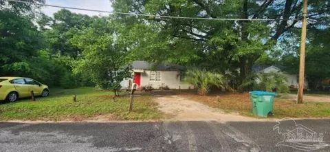 1157 Mapoles St, Crestview, FL 32536 photo 2