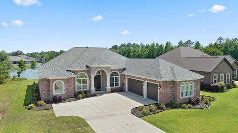 5758 Highland Lake Dr, Milton, FL 32583
