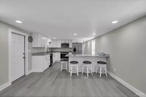 1623 Comanche Trl, Gulf Breeze, FL 32563