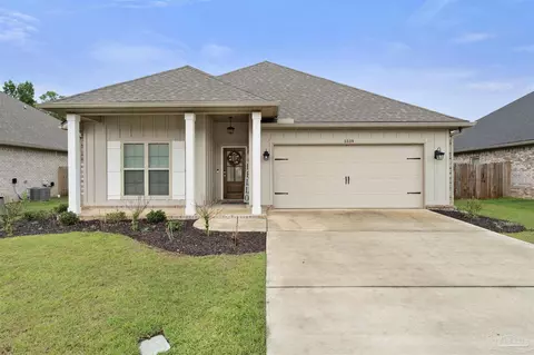1539 Durant Ln, Cantonment, FL 32533