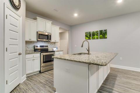 3794 Hawks Landing Cir, Pace, FL 32571 photo 6
