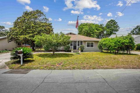 221 Chicago Ave, Valparaiso, FL 32580