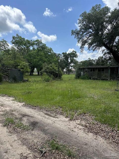 8340 Whitmire Dr, Pensacola, FL 32514