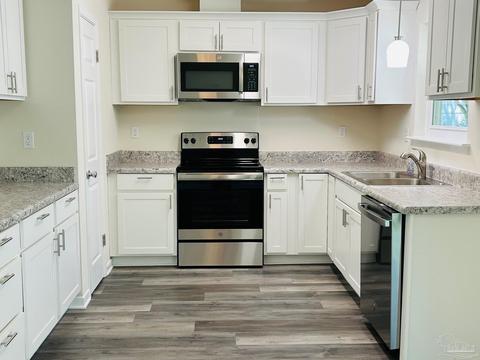 4563 Southern Pl, Pace, FL 32571 photo 5