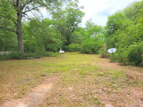 5200 Pine Berry Rd, Milton, FL 32583