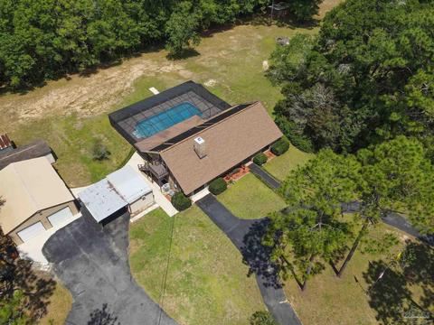 5975 Happy Hollow Dr, Milton, FL 32570