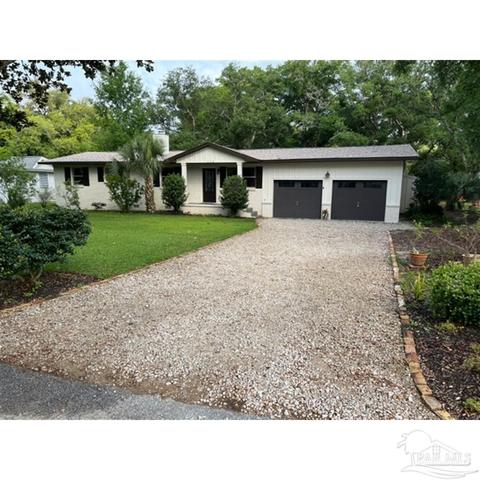 336 Valencia St, Gulf Breeze, FL 32561